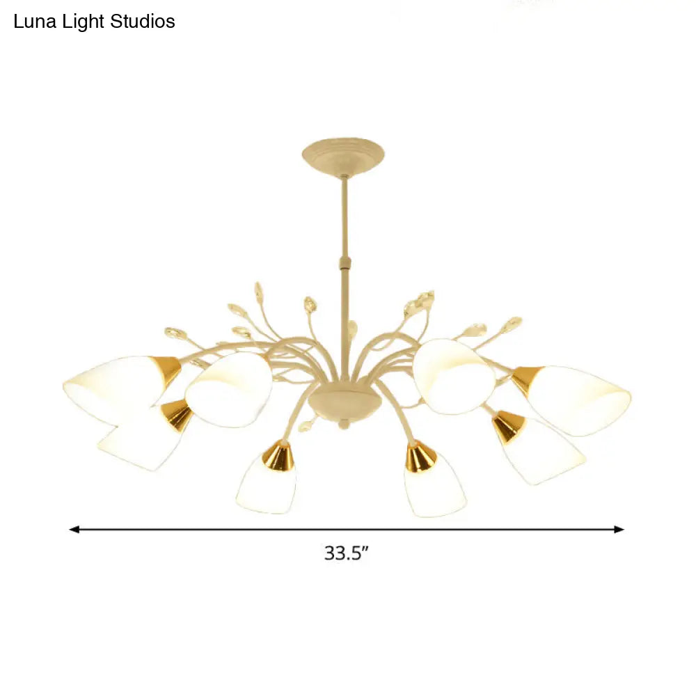 Lámpara de techo floral moderna de cristal opalino con 8 luces colgantes en color blanco.