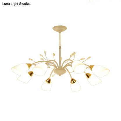 Lámpara de techo floral moderna de cristal opalino con 8 luces colgantes en color blanco.