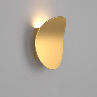 Gold-colored sleek curved wall lamp with minimalist design led wall lamp for modern garden lighting