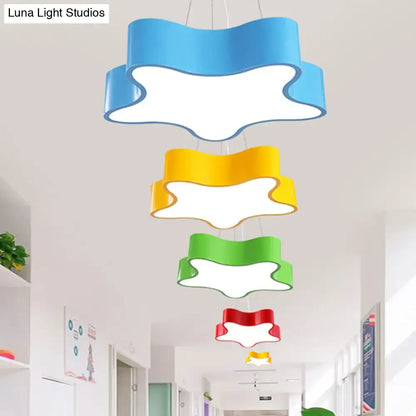 Modern red wavy star pendant child care centre led hanging light with colorful cloud-shaped blue yellow green and red lamps
