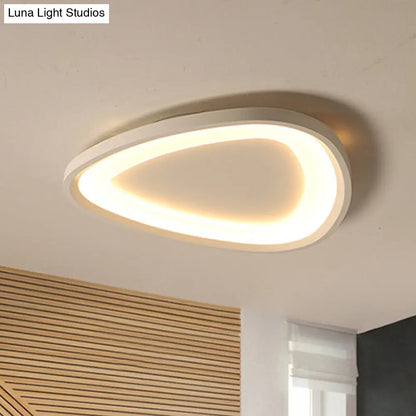 DecorBites™ DecorBites™ Modern Triangle Ceiling Mount Light - 18"/23.5" W - Stylish Metal LED - Flush Lighting - Warm/White - Remote Control - Dimmable