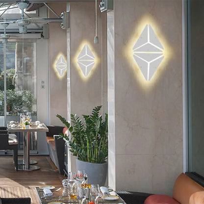 DecorBites™ DecorBites™ Modern Triangle Metal Wall Sconce Light in Gold/Black/White - Warm/White LED - Ideal for Corridor