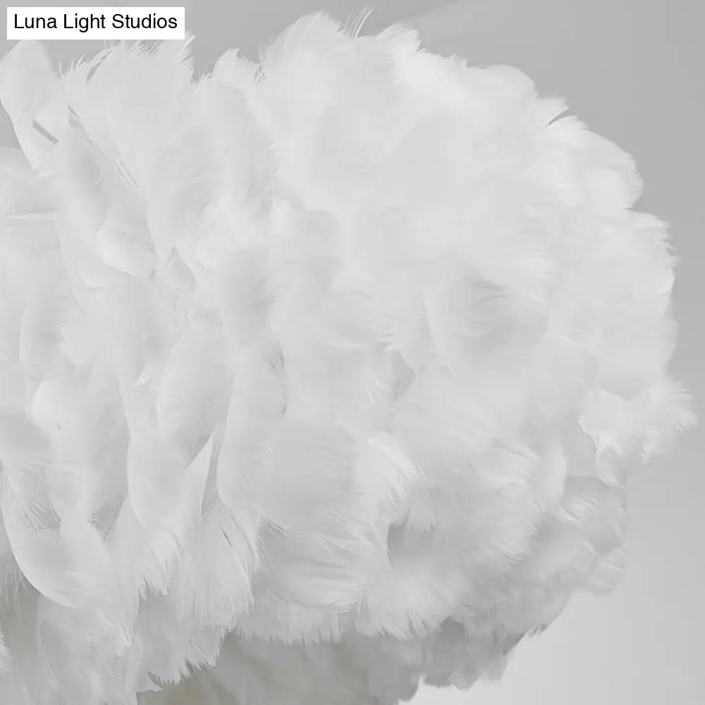 Lámpara colgante moderna de plumas blancas para dormitorio