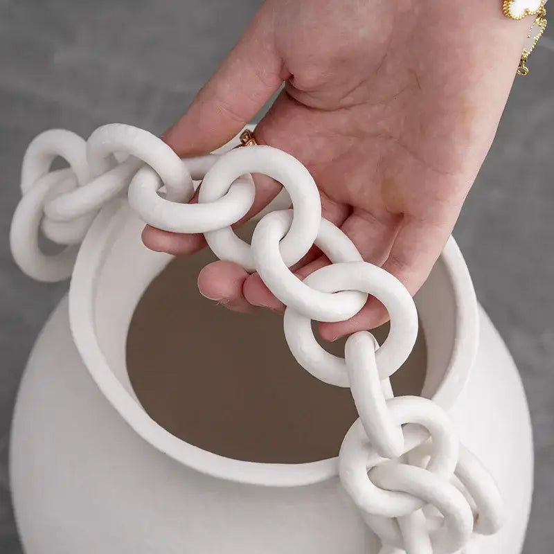 Modern white geometric chain porcelain vase with thick interlocking ceramic chain strap for living room decorbites decor