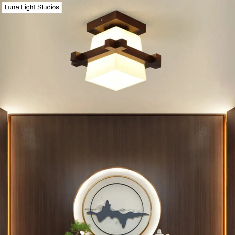 Lámpara de techo moderna de madera DecorBites™ con pantalla de cristal: sencillez y elegancia en un diseño semiempotrado de una luz.