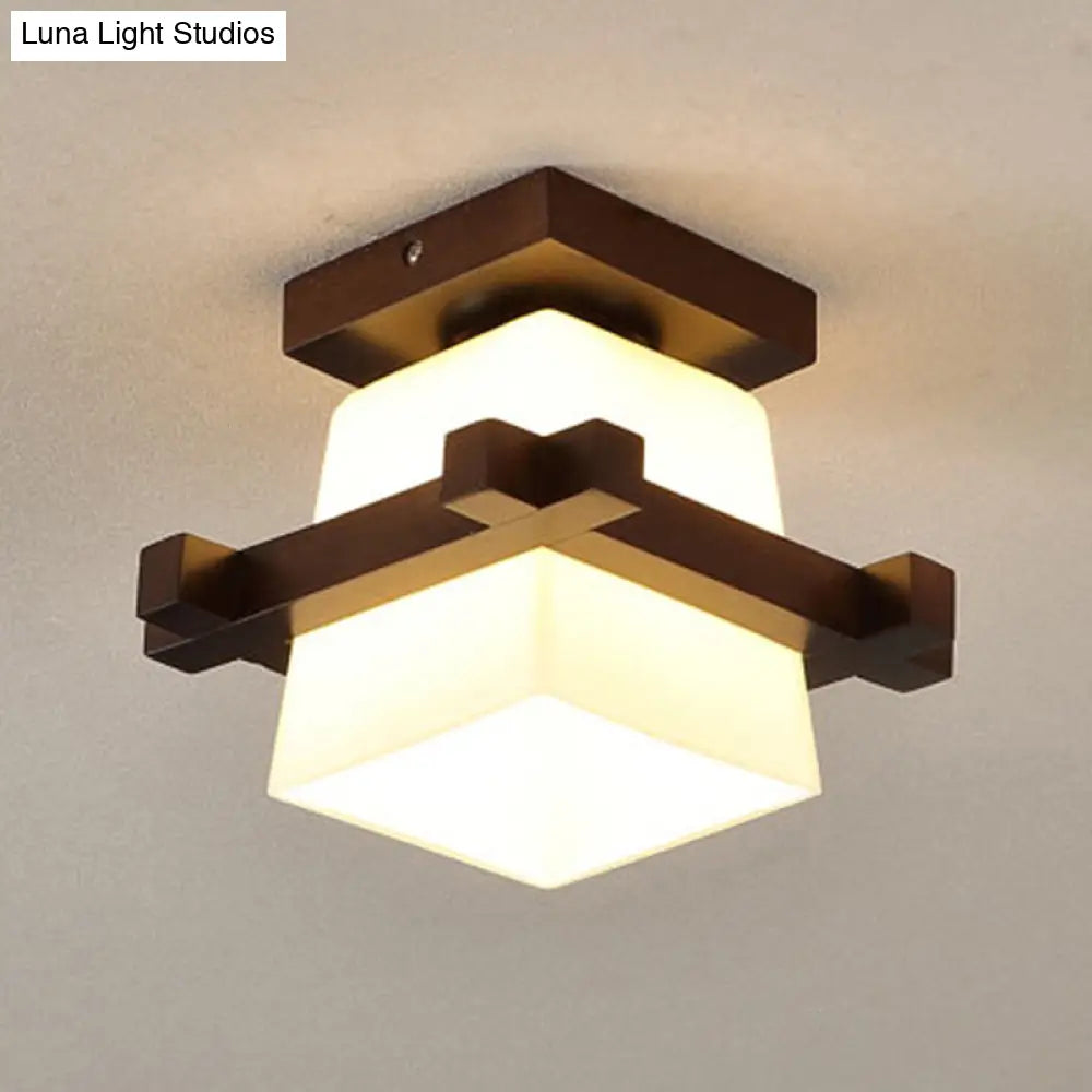 Lámpara de techo moderna de madera DecorBites™ con pantalla de cristal: sencillez y elegancia en un diseño semiempotrado de una luz.