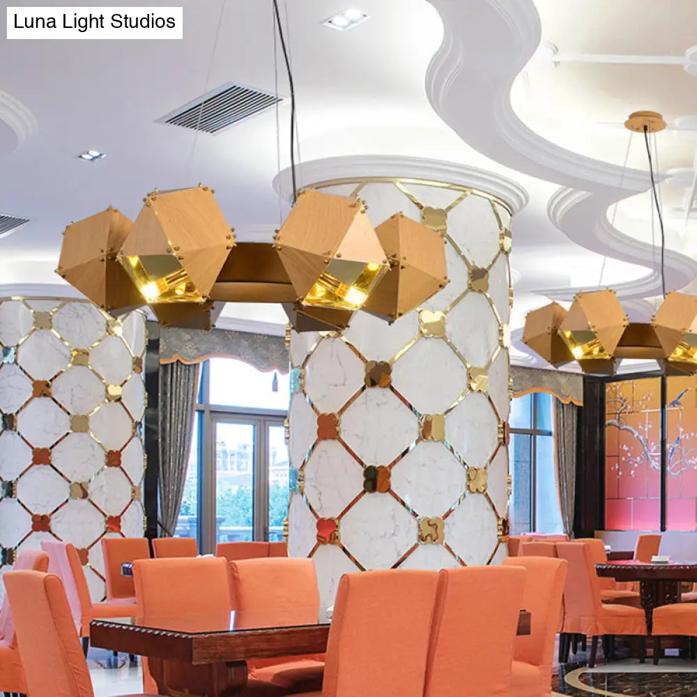 Lámpara de araña modernista de 6 cabezas con forma de poliedro: Lámpara colgante metálica, acabado en madera oscura