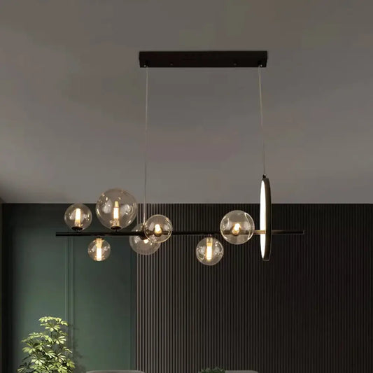 ديكوربايتس™ مصباح جزيرة زجاجي حديث بسبعة لمبات للمطاعم - مصباح معلق مع ظلال كروية شفافة ولمسة نهائية سوداء