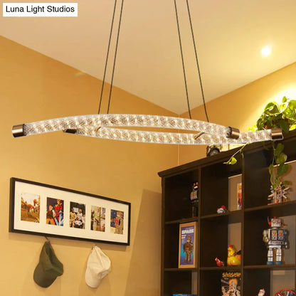 Lámpara de techo colgante modernista con cuerda LED dorada y cristal: impresionante lámpara para salón