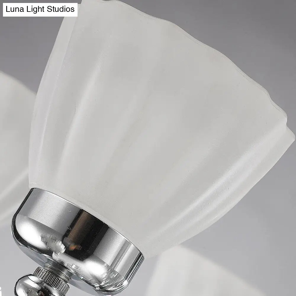 Lámpara de araña cónica modernista de 6 luces con cristal esmerilado y colgante de bola de cristal en cromo pulido