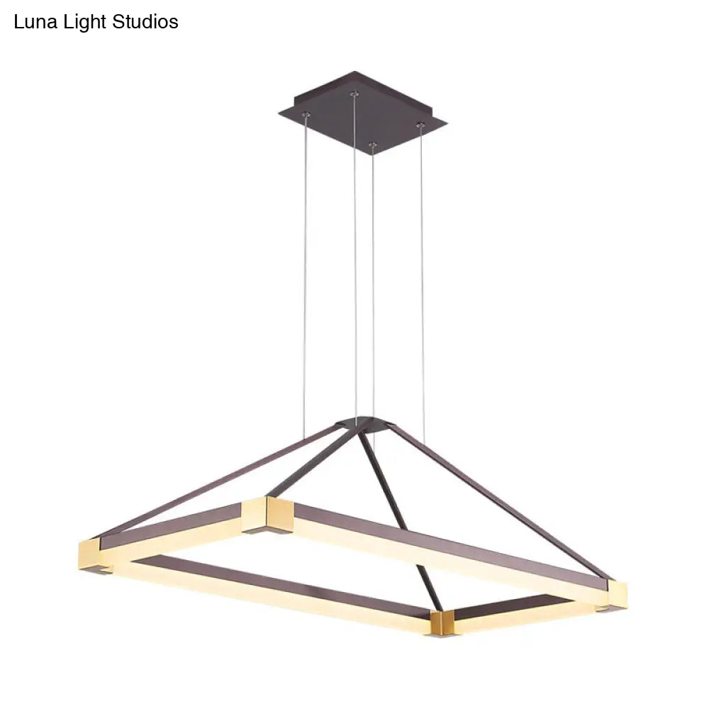 ثريا LED هرمية عصرية - أبيض/بني فاتح، عرض 23.5 بوصة/31.5 بوصة/39 بوصة، مصباح سقف معدني مع إضاءة دافئة