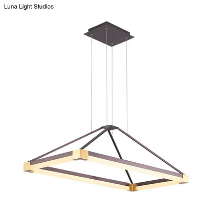 ثريا LED هرمية عصرية - أبيض/بني فاتح، عرض 23.5 بوصة/31.5 بوصة/39 بوصة، مصباح سقف معدني مع إضاءة دافئة