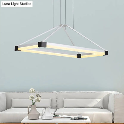 ثريا LED هرمية عصرية - أبيض/بني فاتح، عرض 23.5 بوصة/31.5 بوصة/39 بوصة، مصباح سقف معدني مع إضاءة دافئة