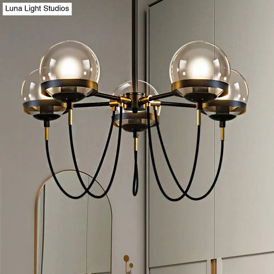 Lámpara de techo colgante modernista de múltiples luces: Cristal transparente global, negro/dorado, pantalla interior esférica de cristal ahumado