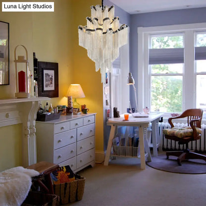 Lámpara de techo de estilo nórdico modernista con cadena metálica y 8 luces, color plata.