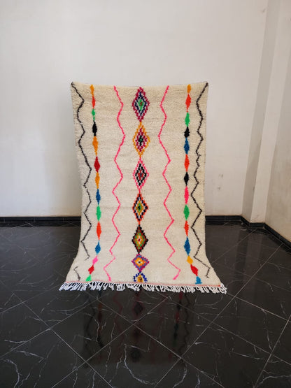 Moroccan Handmade Azilal rug handmade - Tapis Azilal fait main 250 x 150 cm - Moroccan Rugs