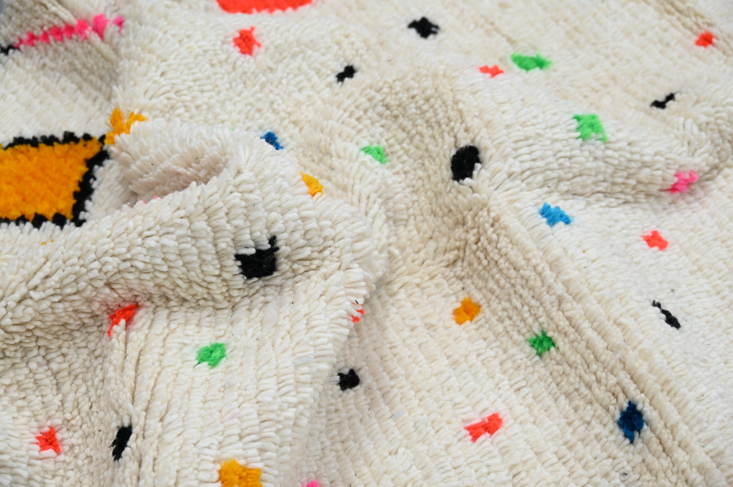 Moroccan Handmade Traditional Azilal Rug 251 X 152 Cm