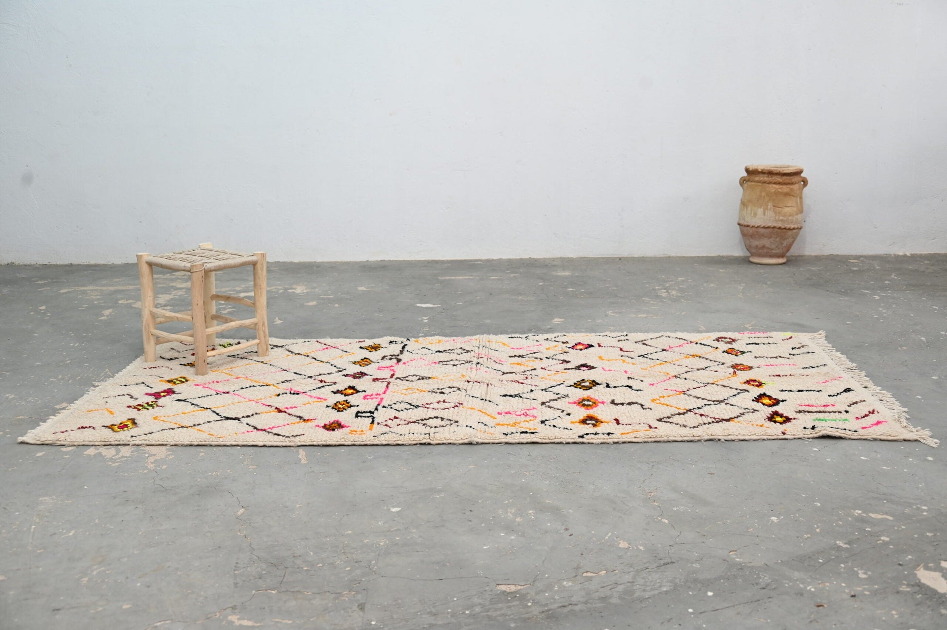 Moroccan Handmade Traditional Azilal Rug 258 X 120 Cm - Moroccan Rugs