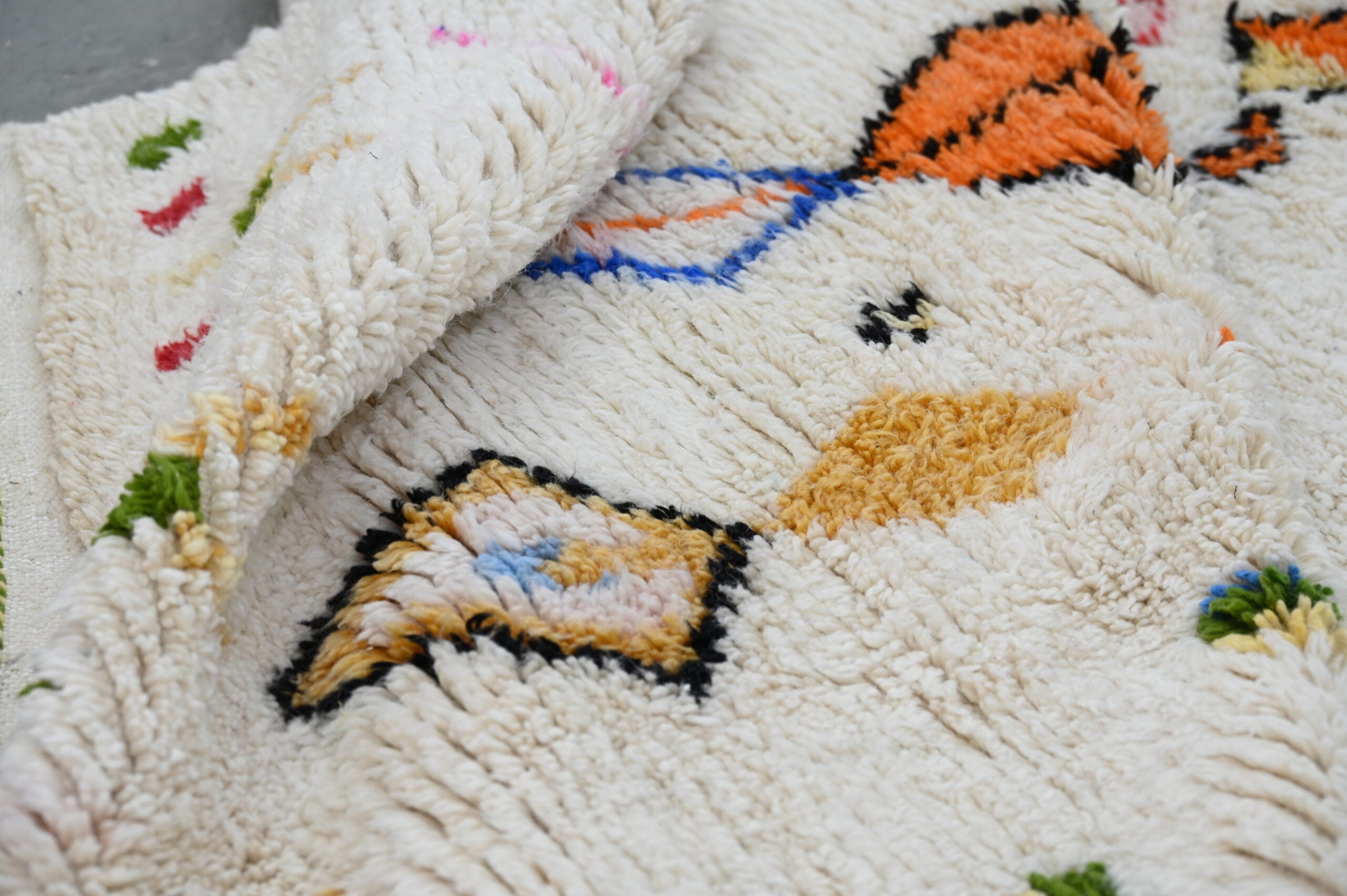 Moroccan Handmade Traditional Azilal Rug 261 X 143 cm