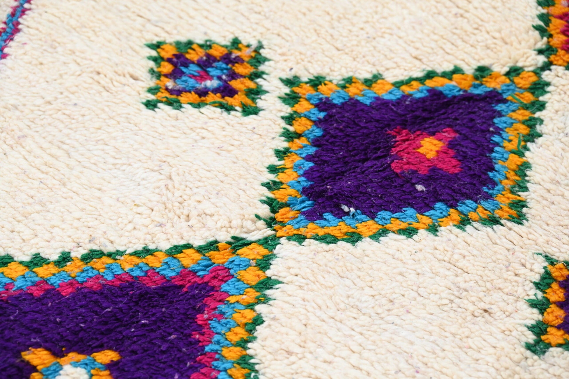 Moroccan Handmade Traditional Azilal Rug 262 X 147 Cm - Moroccan Rugs