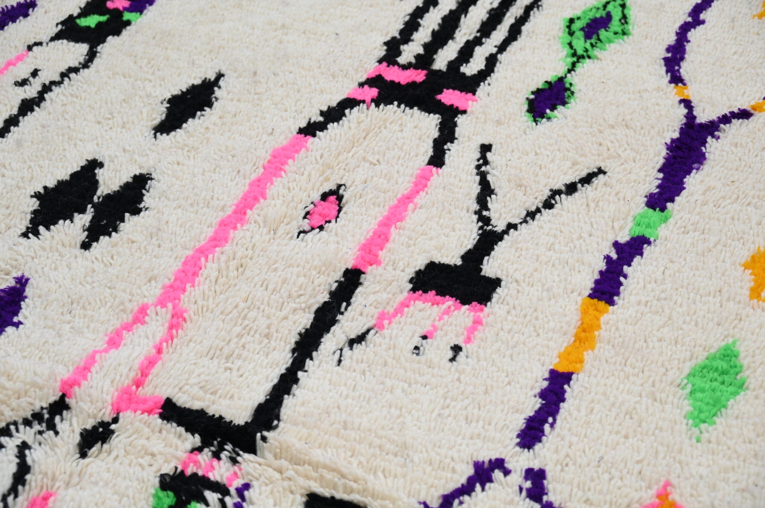 Alfombra tradicional marroquí Azilal hecha a mano, 274 x 145 cm