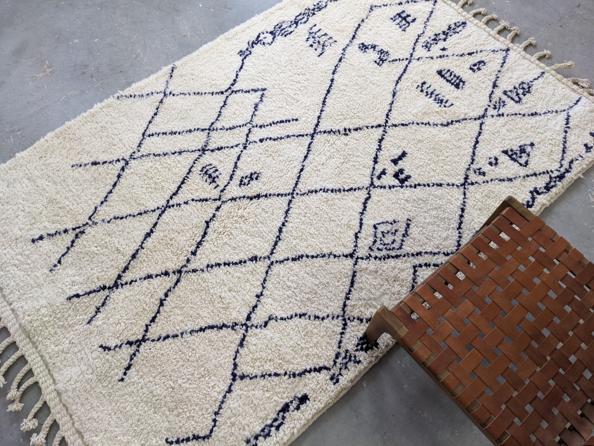 Moroccan Handmade Traditional Beni Ouarain Rug 244 X 157 Cm - Moroccan Rugs