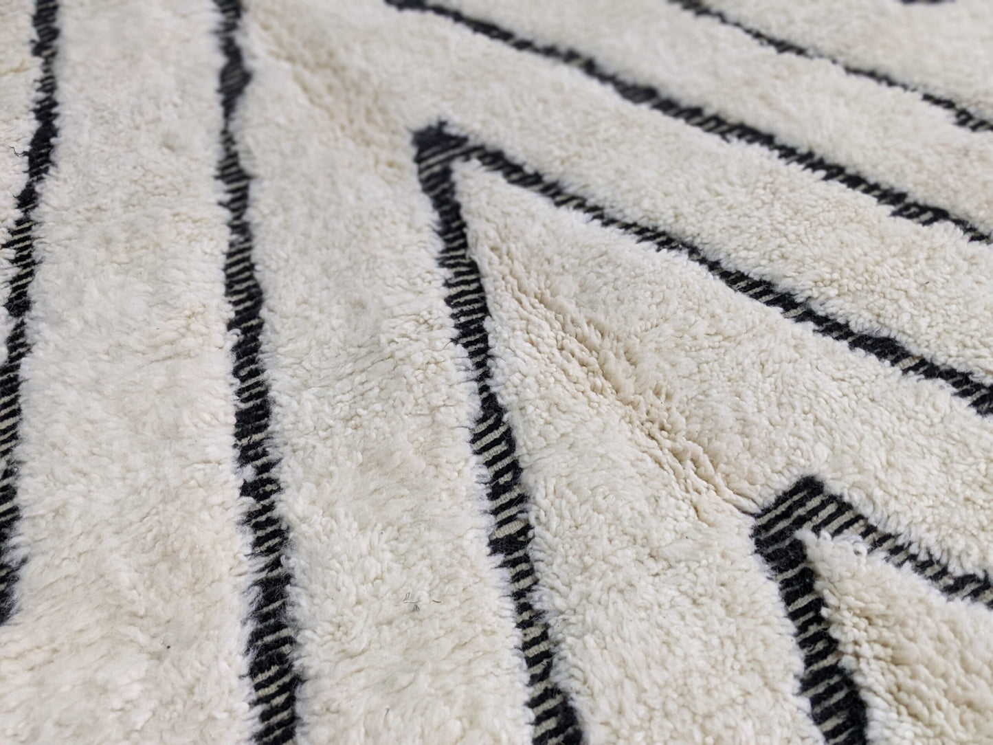 Moroccan Handmade Traditional Beni Ouarain Rug 290 X 213 Cm - Moroccan Rugs