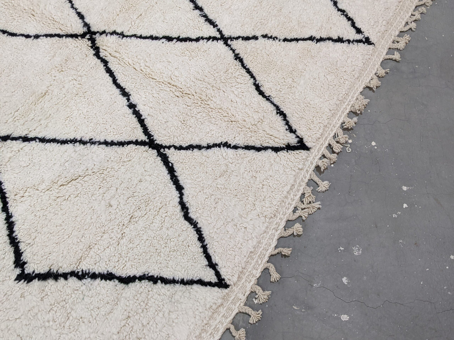 Moroccan Handmade Traditional Beni Ouarain Rug 292 X 202 cm - Moroccan Rugs