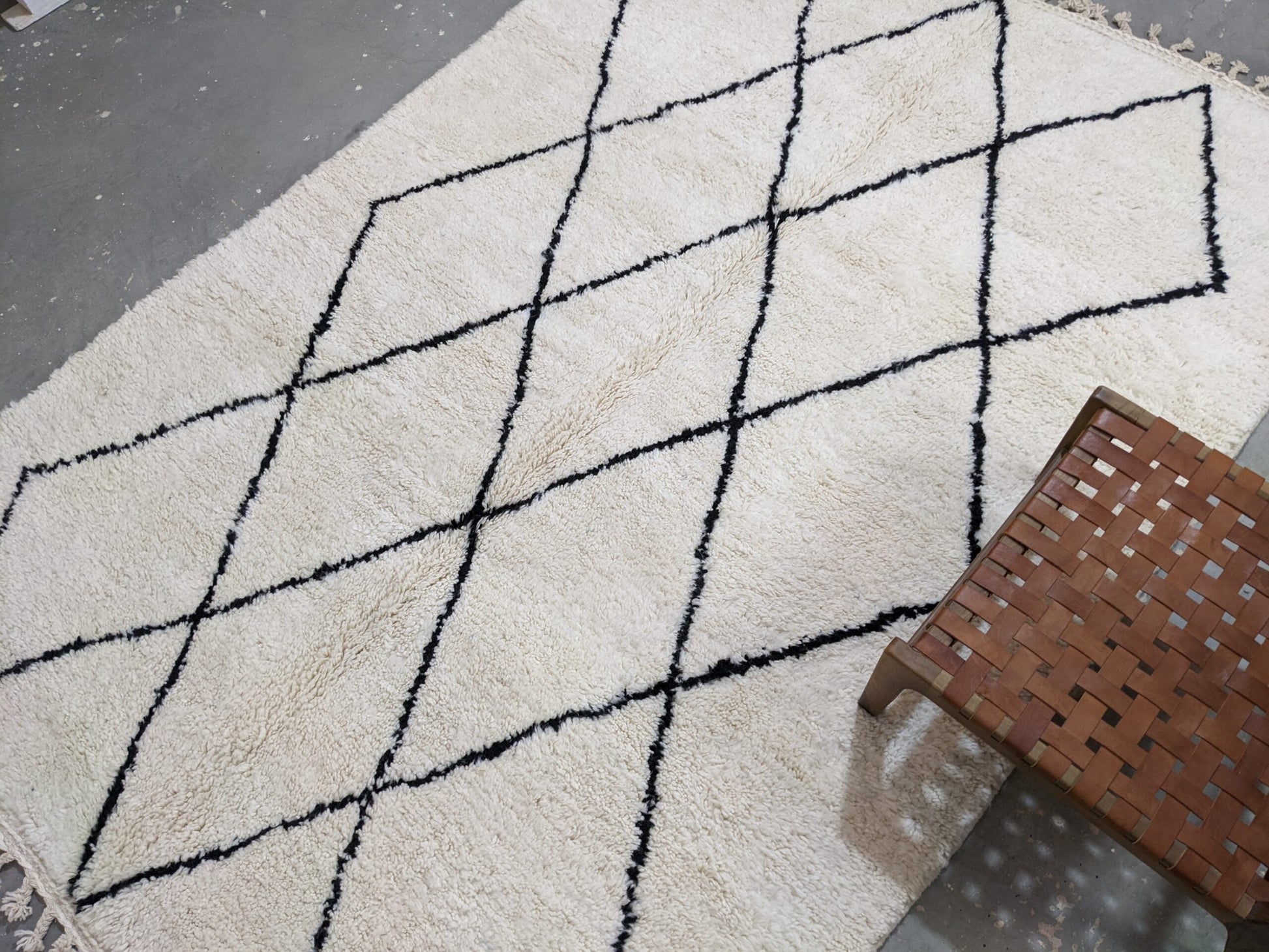 Moroccan Handmade Traditional Beni Ouarain Rug 292 X 202 cm - Moroccan Rugs