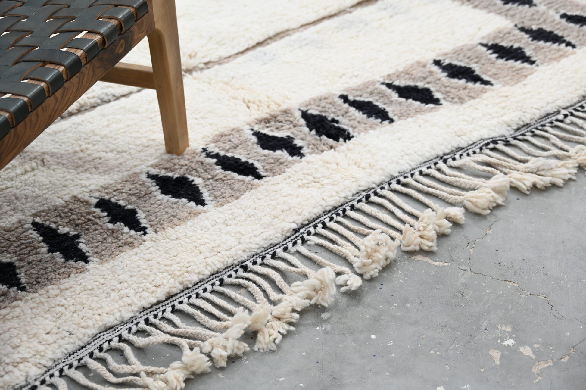 Moroccan Handmade Traditional Beni Ouarain Rug 303 X 196 Cm - Moroccan Rugs