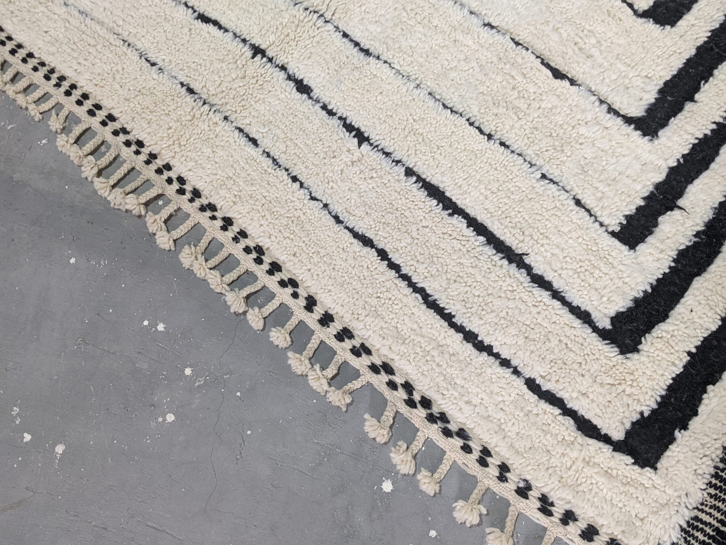 Moroccan Handmade Traditional Beni Ouarain Rug 344 X 216 Cm - Moroccan Rugs