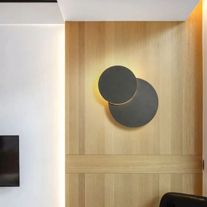 DecorBites™ DecorBites™ Nordic Flush Mount LED Wall Light in Black/White with Adjustable Disk and Warm/White Light