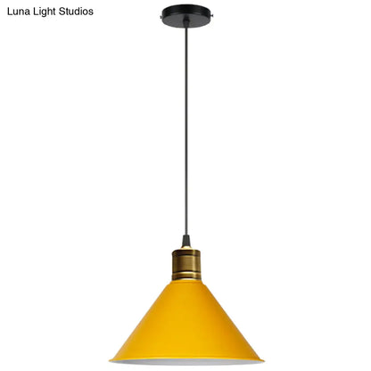 Nordic Modern Metal Tapered Hanging Light - Stylish 1-Light Restaurant Ceiling Pendant Lamp