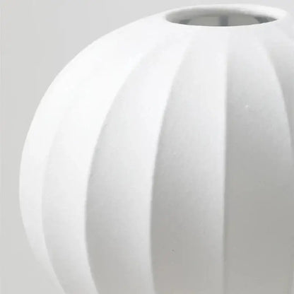 Nordic white ceramic table lamp with vertical ribbed texture silk table lamp for bedroom decor
