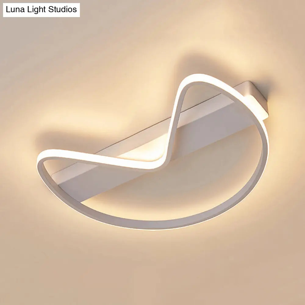 Lámpara de techo empotrada DecorBites™ de estilo nórdico para vestíbulo o cocina con diseño metálico en forma de arco.