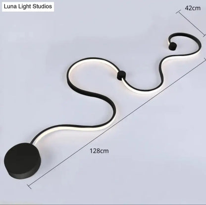 Lámpara de pared LED DecorBites™ de estilo nórdico - Diseño metálico de serpiente en elegante acabado negro - Ideal para espacios de vida contemporáneos