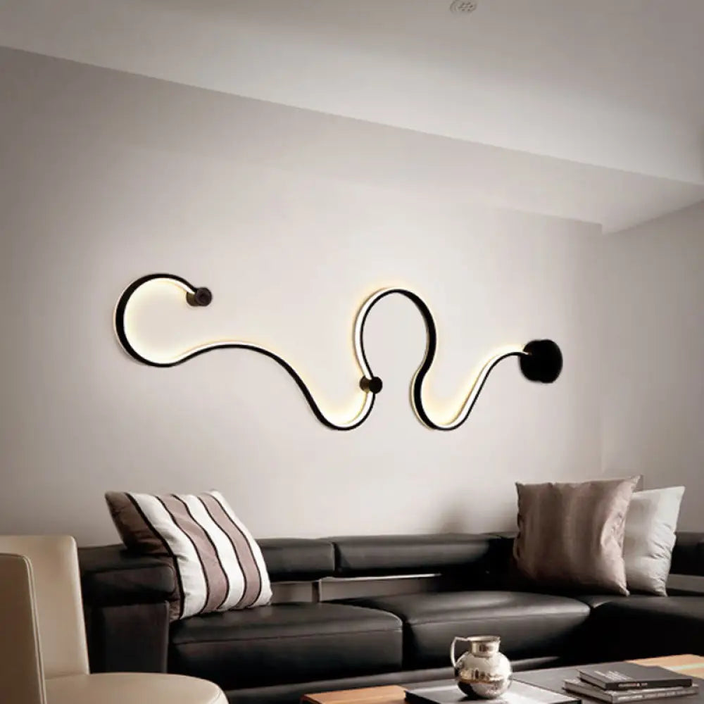 Lámpara de pared LED DecorBites™ de estilo nórdico - Diseño metálico de serpiente en elegante acabado negro - Ideal para espacios de vida contemporáneos