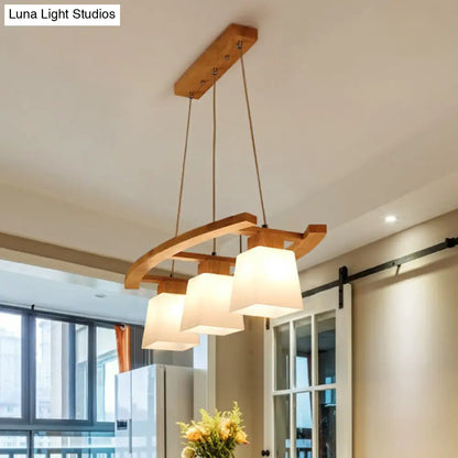 ديكوربايتس™ مصباح سقف معلق خشبي نورديك على شكل جزيرة مع غطاء زجاجي أبيض شبه منحرف - تركيبات إضاءة لغرفة الطعام بثلاث مصابيح