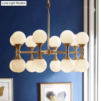 ثريا ديكوربايتس™ الزجاجية من الأوبال مع رؤوس كروية نحاسية 12/16 - مصباح سقف حديث معلق