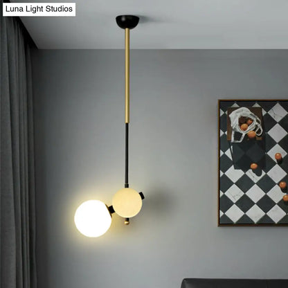 Lámpara de techo modernista de cristal opalino - Negra y dorada con luz colgante izquierda/derecha para dormitorios