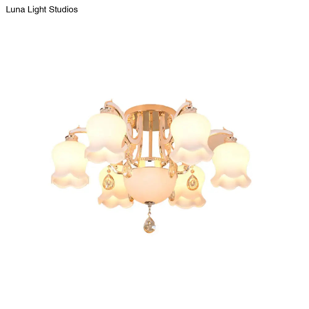 Lámpara de techo semiempotrada DecorBites™ de cristal opalino con colgante de cristal - Diseño tradicional festoneado en dorado