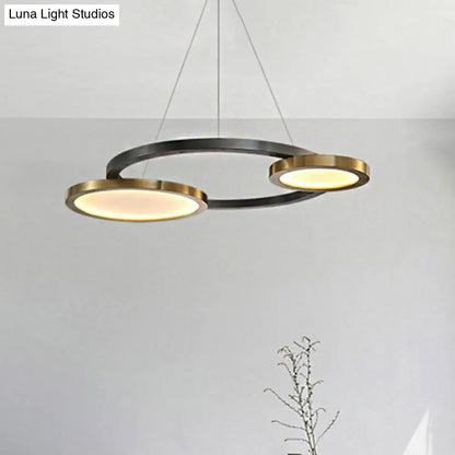 Lámpara de araña LED Orbit Metal - Lámpara colgante dorada moderna con cable ajustable