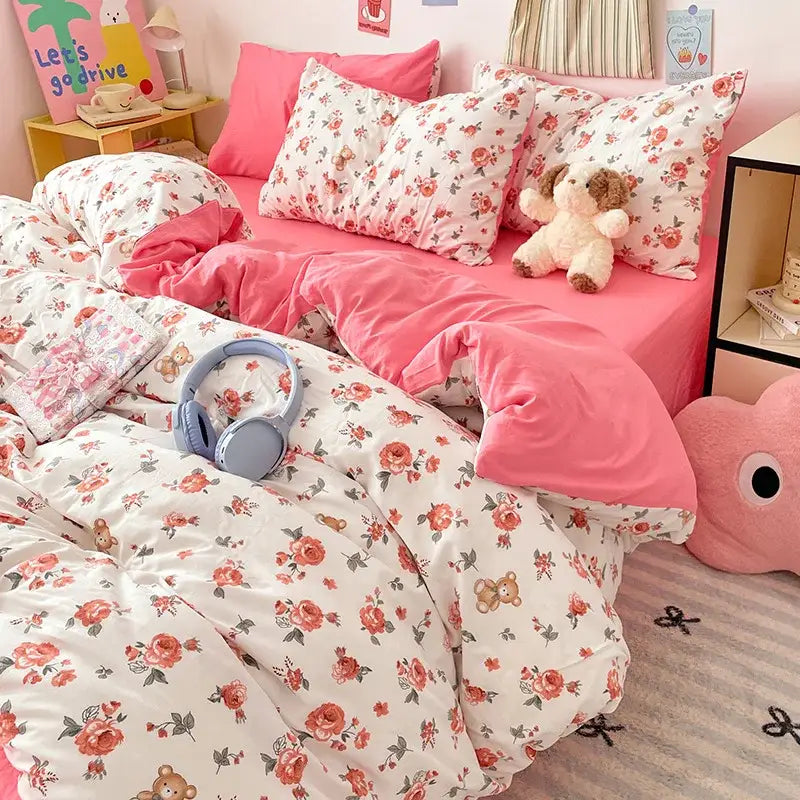 Pink floral duvet set with teddy bear motifs and matching pillowcases in cotton decorbites cartoon pattern bed sets