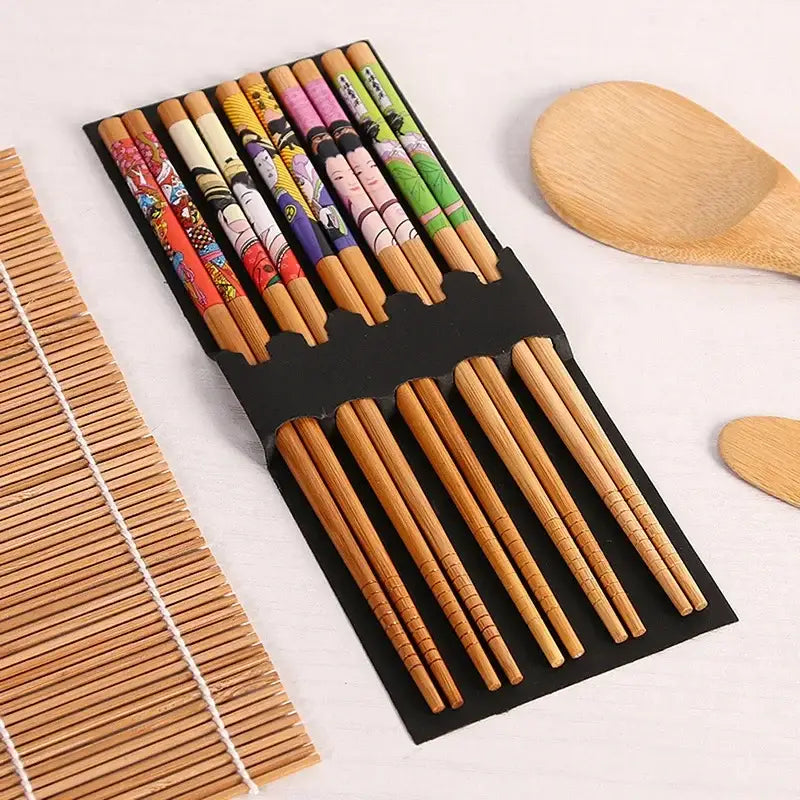 Set of decorative bamboo chopsticks with colorful geisha patterns in black case for sushi maker set kitchen kit