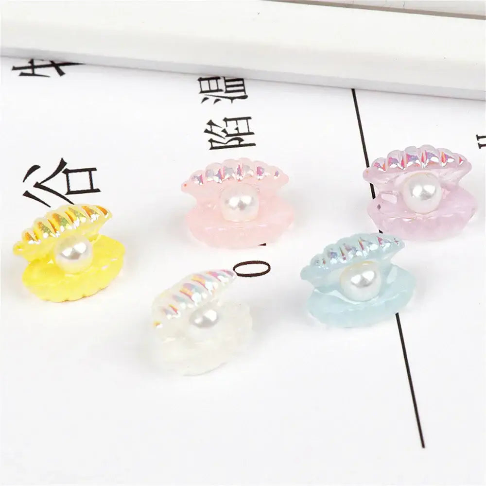 Pink and white pastel resin clamshell charms with iridescent edges and pearls for decorbites colorful plated seashells decor