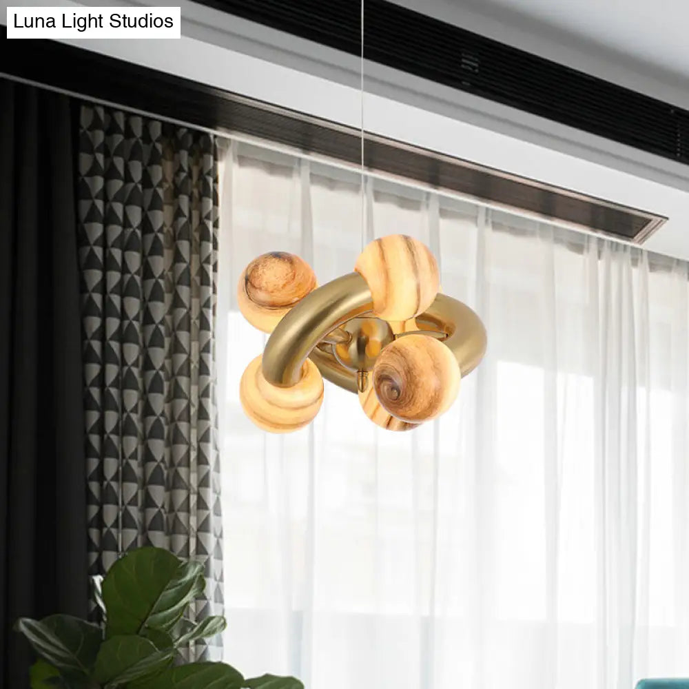 Lámpara de araña esférica de cristal azul/beige posmoderna: Lámpara colgante LED para sala de estar con diseño retorcido de 6 cabezas.
