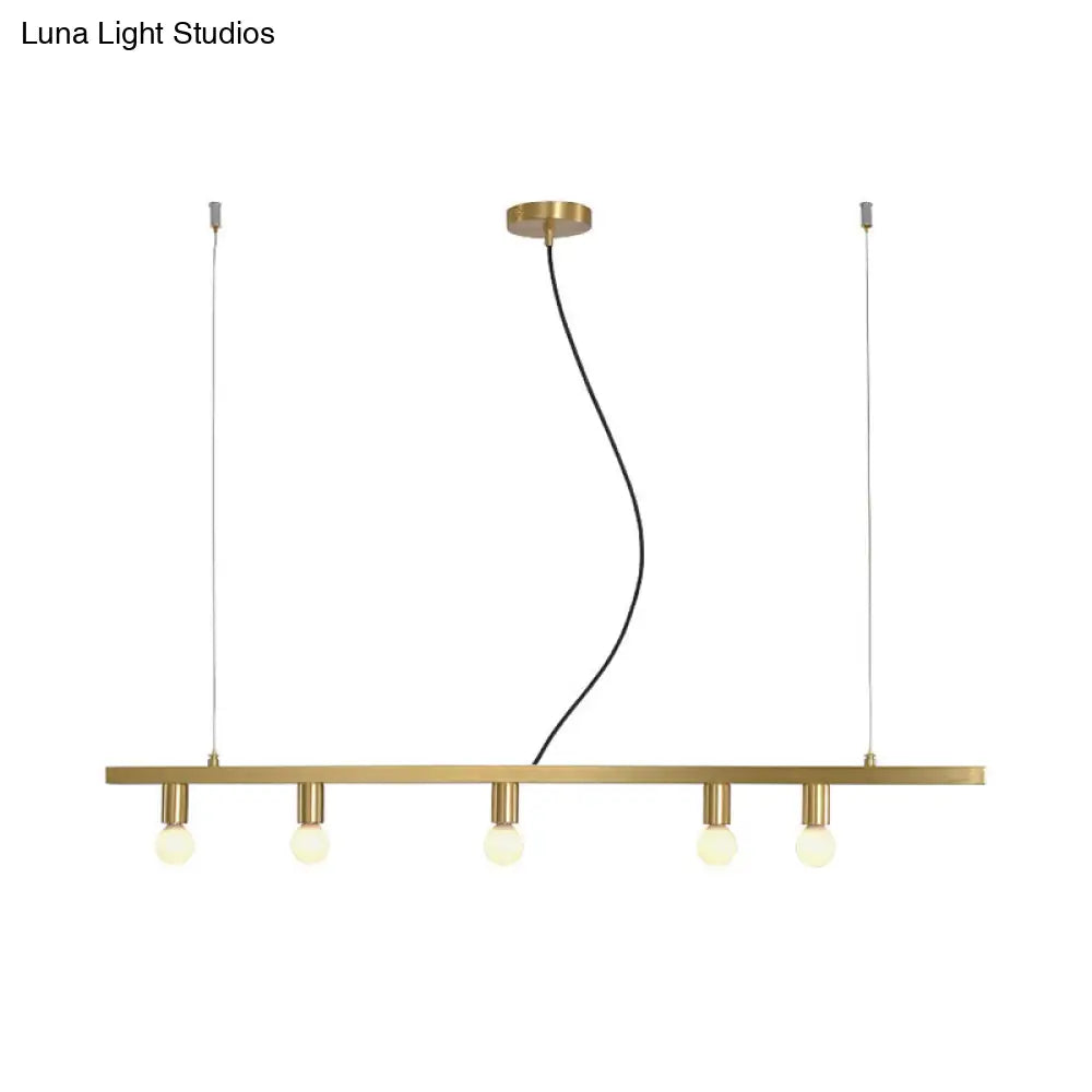 Lámpara de araña lineal de latón posmoderna con iluminación descendente - Lámpara colgante para mesa de comedor