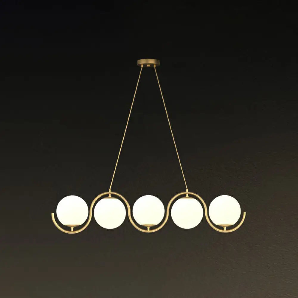 ديكوربايتس™ - وحدة إضاءة جزيرة بتصميم ما بعد الحداثة: مصباح معلق معدني متموج مع غطاء زجاجي