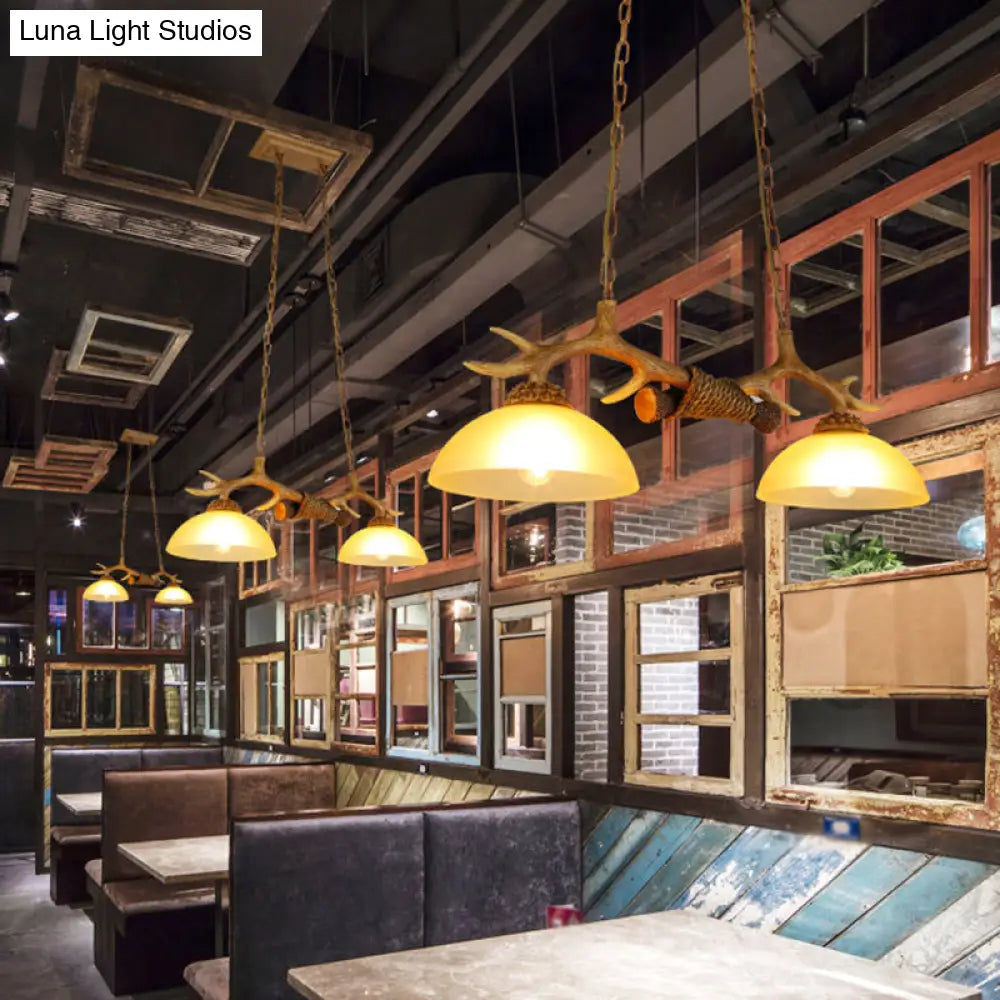 Lámpara colgante DecorBites™ Retro Dome con cristal beige y cuerno de ciervo decorativo - Juego de 2