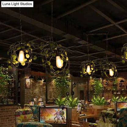 ديكوربايتس™ مصباح سقف مطعم على شكل دراجة معدنية عتيقة مع رأسين أسودين للمصباح وديكور نباتي